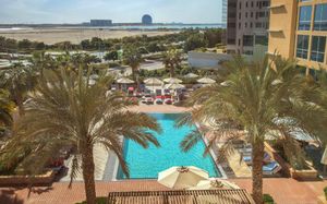 centro yas island by rotana 3*