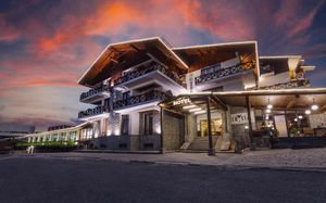 crystal hotel 4*