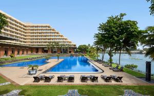 cinnamon lakeside 5 *