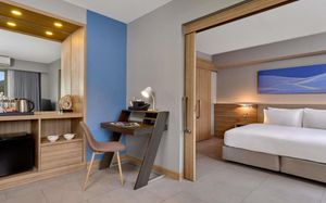 journeyhub phuket patong (ex. oakwood hotel journeyhub phuket) 4*