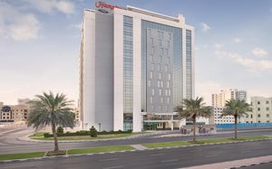 hampton by hilton dubai airport 3*