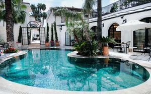 elegance east hotel 3*