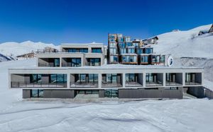 quadrum 4*