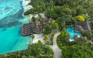 adaaran select hudhuran fushi 4*