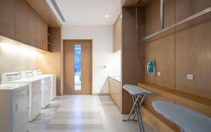holiday inn express phuket patong beach central 3*