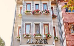 alzer hotel 4*
