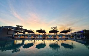 de vins sky seminyak 4*