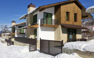 crystal town house 3*