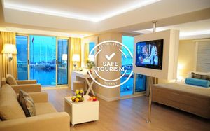 alesta yacht hotel 4*