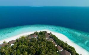 avani fares maldives resort 5*