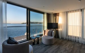 pera bosphorus hotel 4*