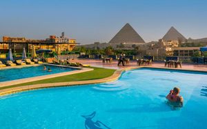 regency pyramids 4*