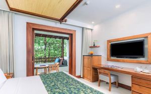 legian beach hotel 4*