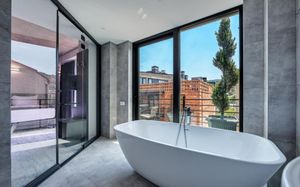 mit hotel tbilisi 4*