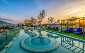 homa phuket town 4*
