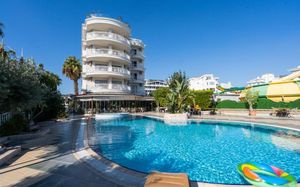 romance beach hotel 3 *