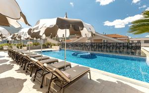 sun village apartment