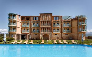 burki castle & cellar 4*