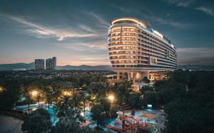 crowne plaza haitang bay 5*