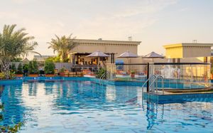 la zona continental hotel dubai 4*