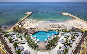 fairmont ajman 5*