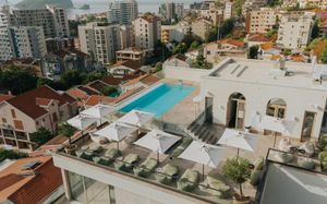 infinity hotel & more