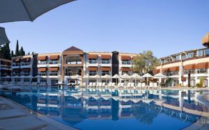 risa hotel 4*