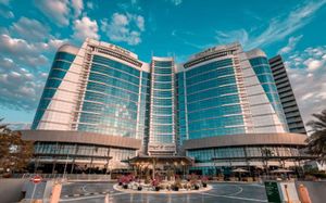 holiday inn abu dhabi. 4*