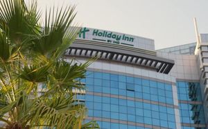 holiday inn abu dhabi. 4*