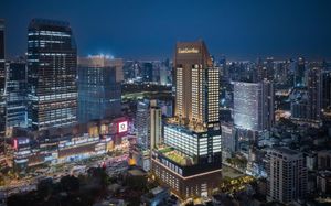 grande centre point lumphini 5*