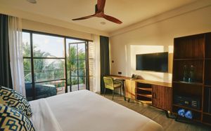 beach hotel dhigurah 4*