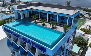 icom blue seaview 4*