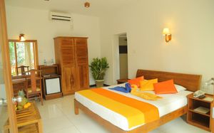 sanmira renaissance (ex sanmira hotel unawatuna. 2*)