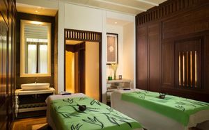 holiday inn resort benoa 4*