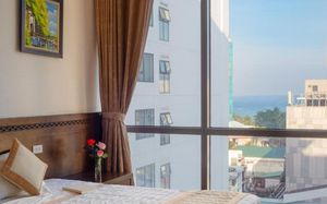holiday central nha trang 4*