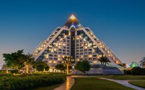 raffles dubai 5*