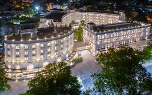 silk path grand hue hotel  (ex. green hue) 5*