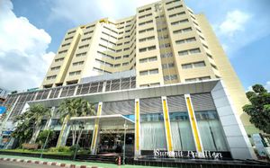 summit pavilion 3*